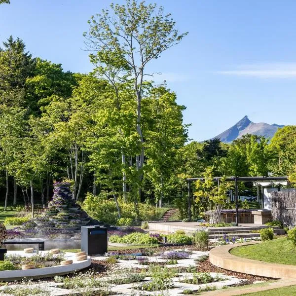 Hakodate Onuma Tsuruga Resort EPUY- 30km from Hakodate Station, hotel v destinaci Hakodate