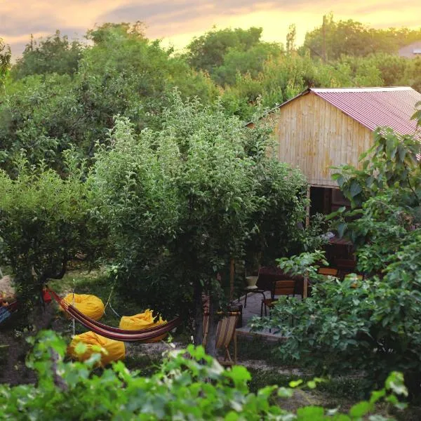 Noosh guesthouse, hotel v destinaci Ashnak