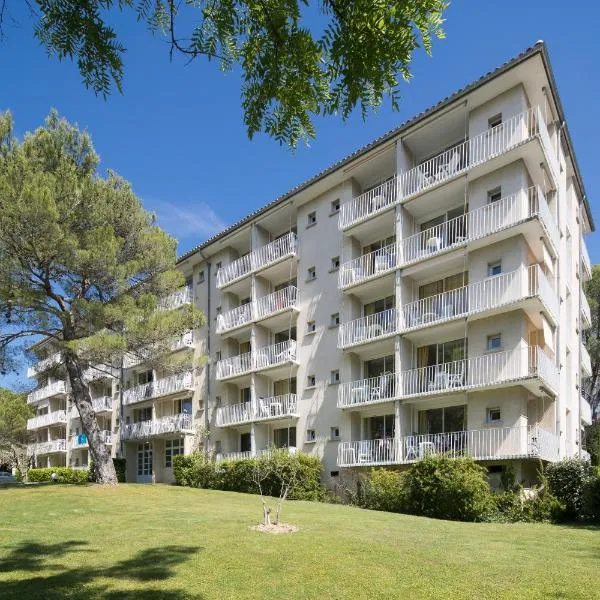 Résidences LES HAUTES PLAINES, hotel v mestu Gréoux-les-Bains
