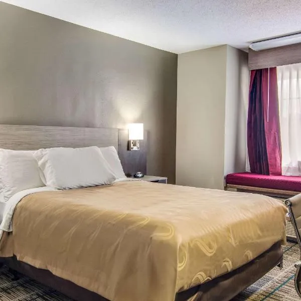 Quality Inn & Suites Grove City-Outlet Mall, hotel in Barkeyville