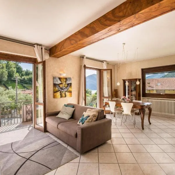 Appartamento vista lago, hotel u gradu 'Sulzano'