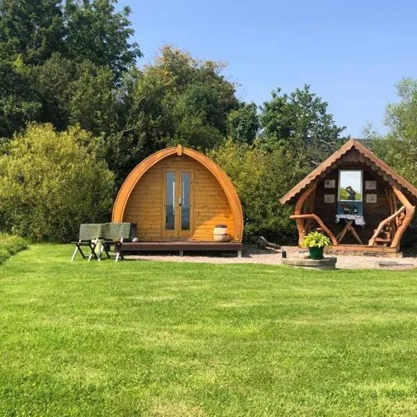 River View Log Cabin Pod - 5 star Glamping Experience, hotel em Aught Upper