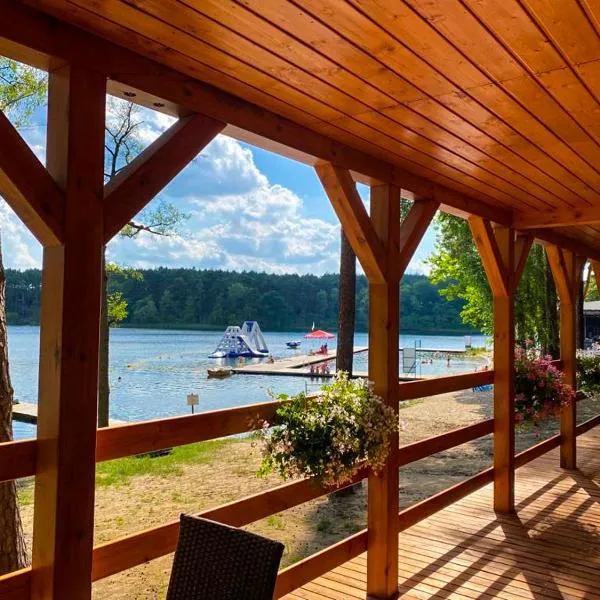 Domki-Temar Kompleks Wypoczynkowy, hotel v destinaci Dąbie