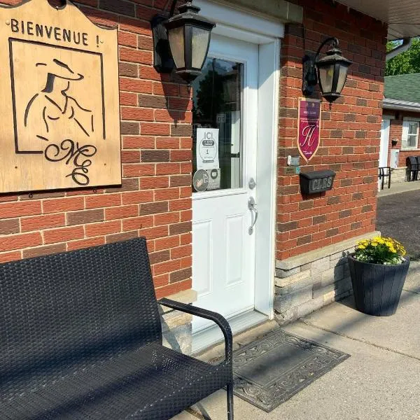 Motel Exquise, hotel v destinaci Coaticook