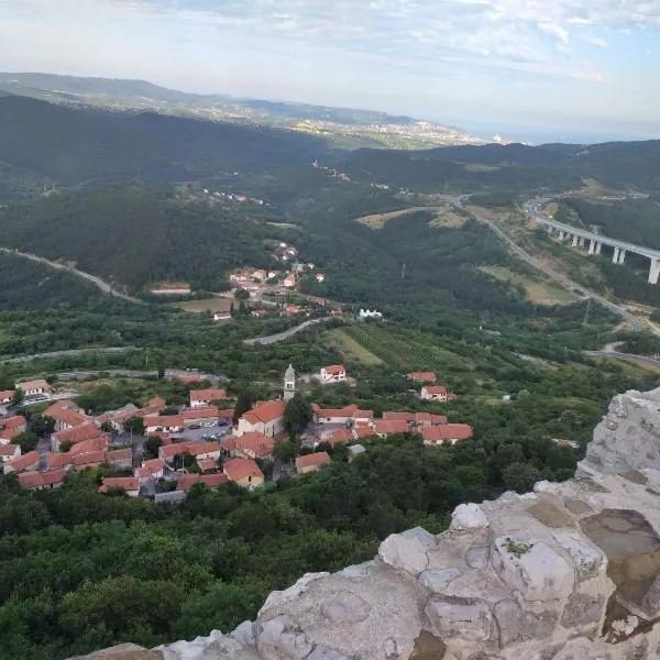 Relax Črni Kal 3, hotel em Črni Kal