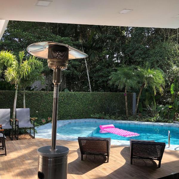 Casa para 8 com piscina e ofurô a 2km da Praia de Riviera de São Lourenço
