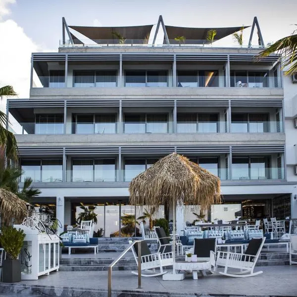 Cretan Blue Beach Hotel, hotel in Hersonissos