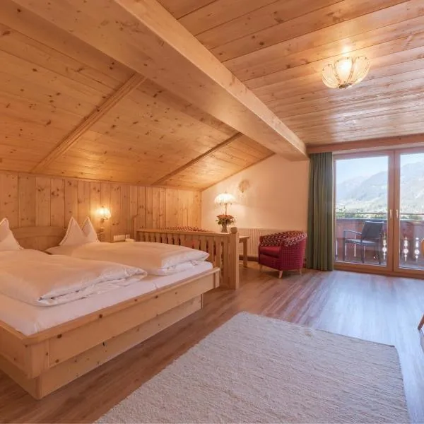 Hotel Traube, ξενοδοχείο σε Pettneu am Arlberg