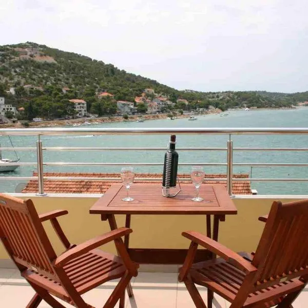 Villa Stegic, hotel i Tisno