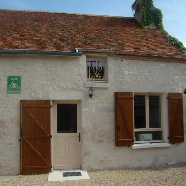 Gîte Cléry-Saint-André, 3 pièces, 4 personnes - FR-1-590-36, hôtel à Cléry-Saint-André