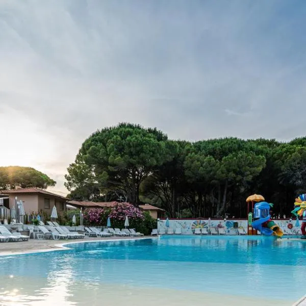 Arcobaleno Village, hotel v destinaci Marina di Bibbona