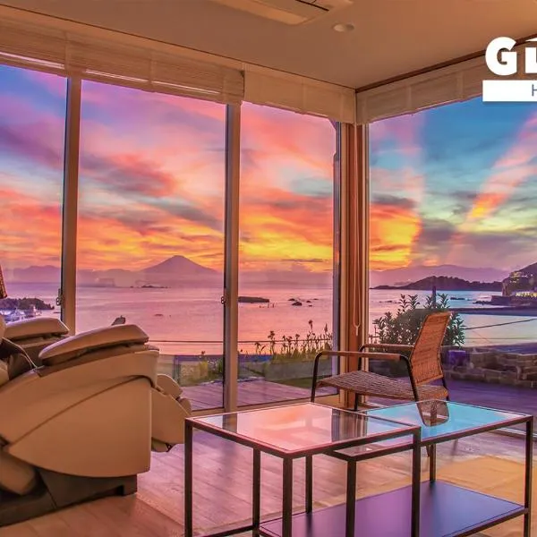 GLOCE 葉山 Ocean View House 都心から1時間 湘南の絶景を独り占めペットok 出張BBQ有り, hotell i Miura