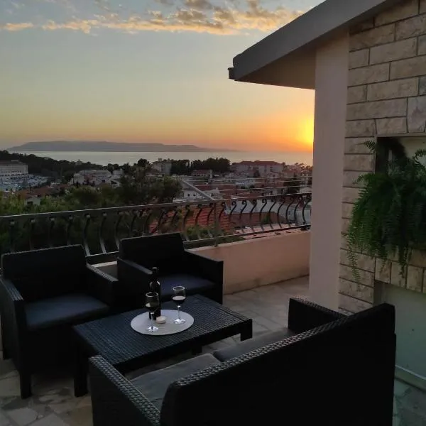 Apartment Sky Central, hotel din Makarska