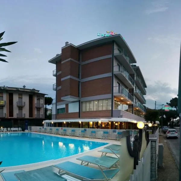 Hotel Lanzoni, hotel u gradu Červija