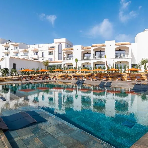 Regency Salgados Hotel & Spa، فندق في Malhão