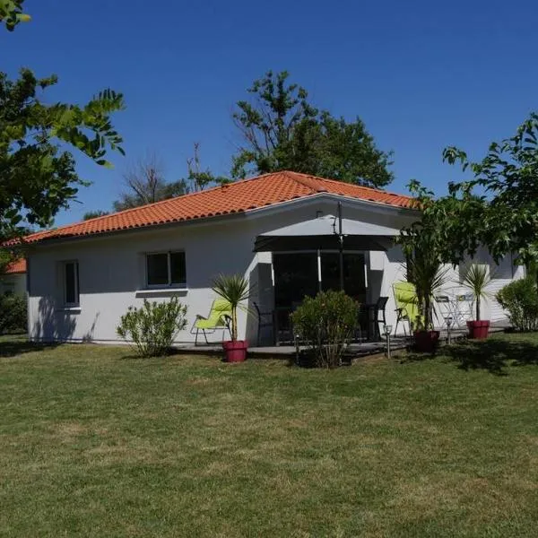 Jolie Villa neuve, au calme, proche forêt / Bisca, hotel in Biscarrosse