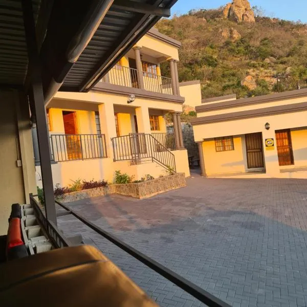 SummerField Guest House, hotel in Tekwane