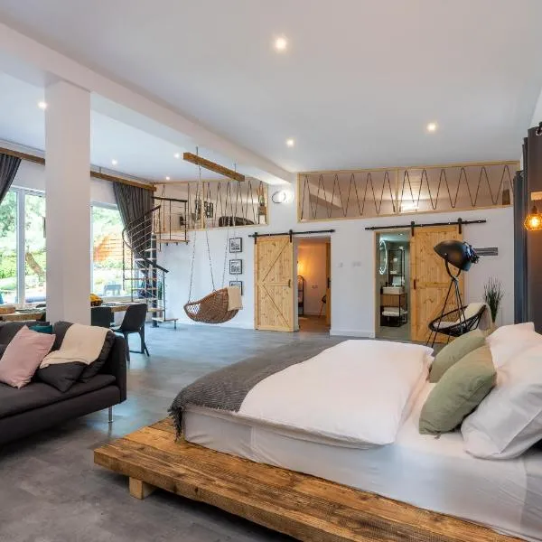 Staymoovers - Secret Loft w pobliżu Krakowa, Hotel in Paszkówka