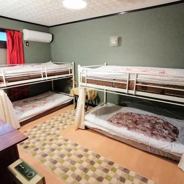 静かに過ごす古民家ステイ Staying quietly in renovated house, hotel v destinaci Takashima