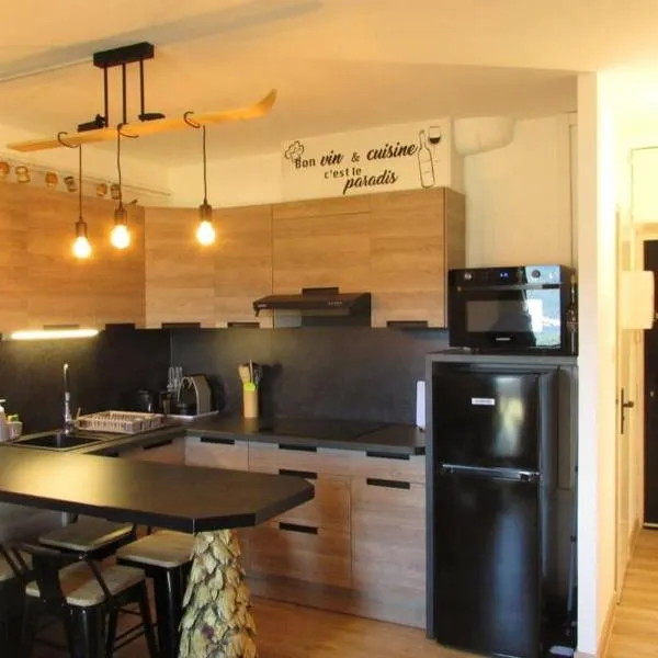 Superbe studio Les Angles, hotel din Les Angles