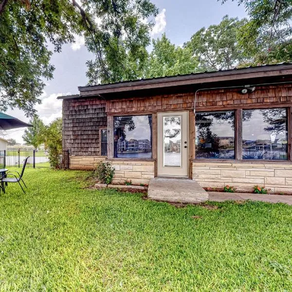 Little House on LBJ, hotel in Buchanan Dam