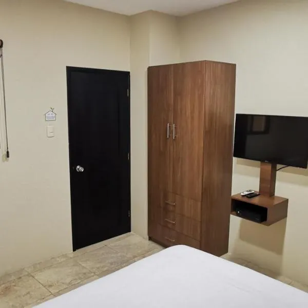 Habitación A independiente para parejas o ejecutivos โรงแรมในJaramijó