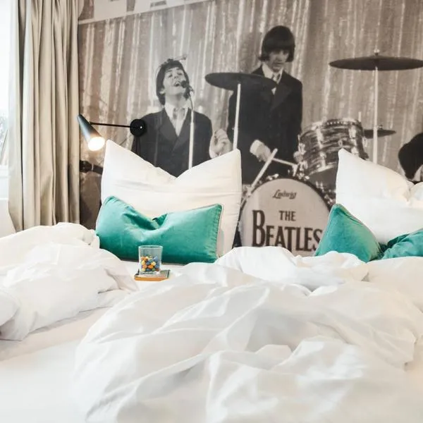 Pyjama Park St Pauli Hotel und Hostel, хотел в Хамбург