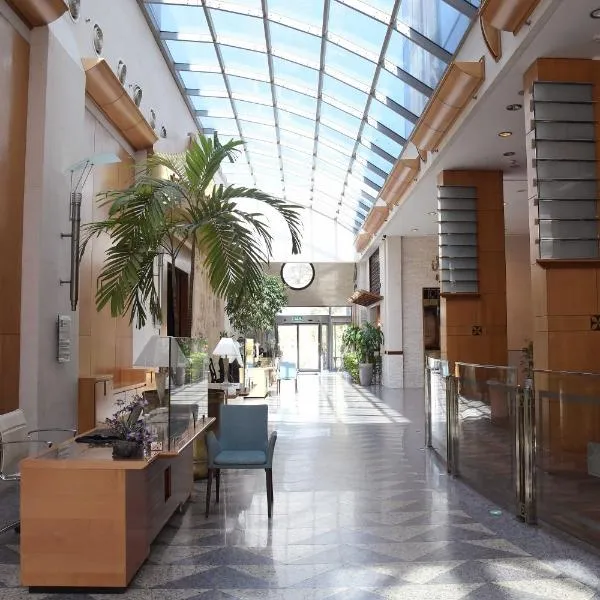 Holiday Inn - Suites Kuwait Salmiya by IHG, ξενοδοχείο στο Κουβέιτ