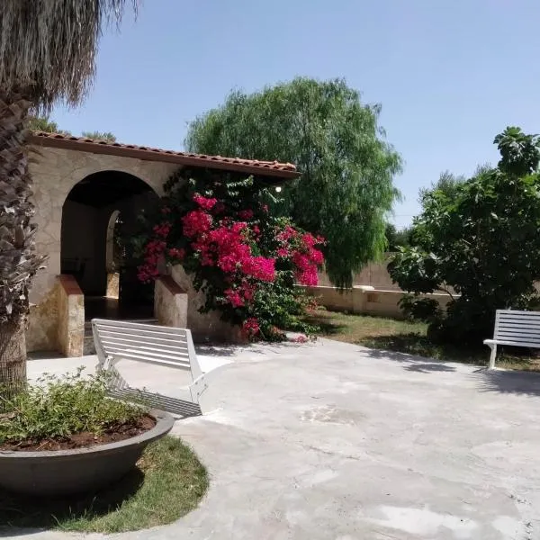 villa Dimora Arnesano, hotel v destinaci Torre Lapillo