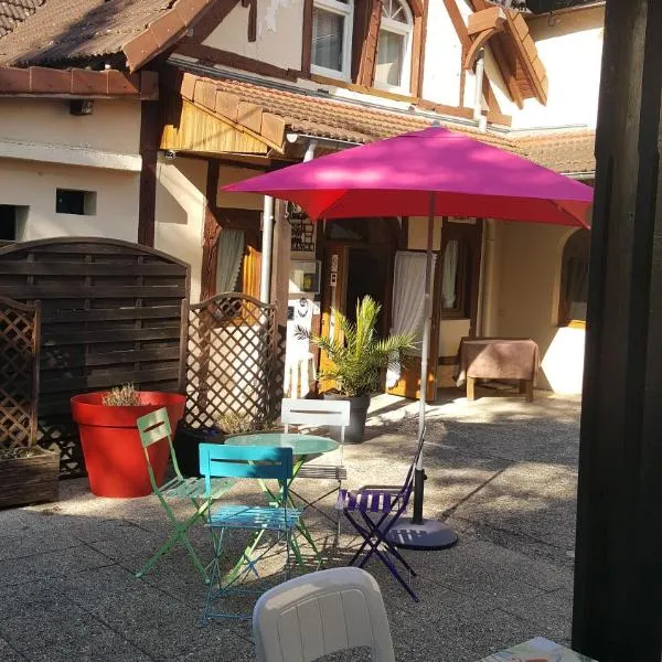 Logis Doubs Rivage, hotel v destinaci Charette