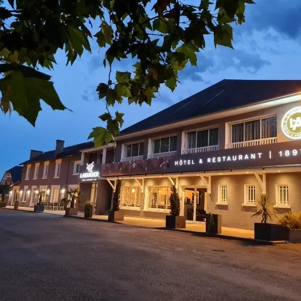 Logis Hôtel l'Amandier, hotel en Morlaas