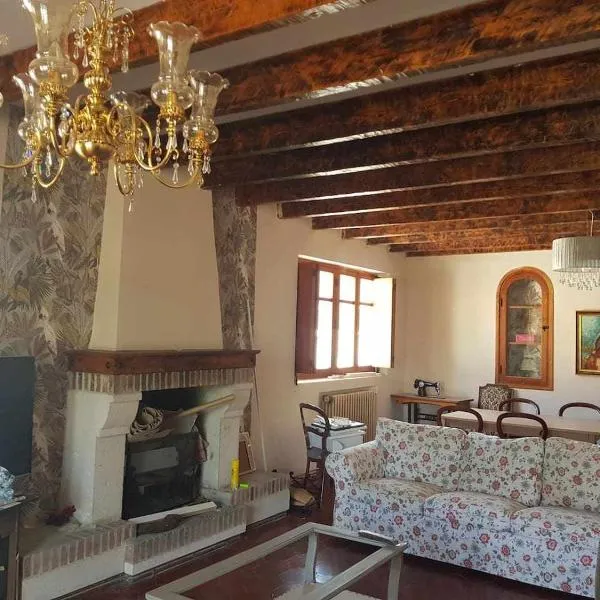Casa de campo con piscina, 12 personas, hotel in Valladolid