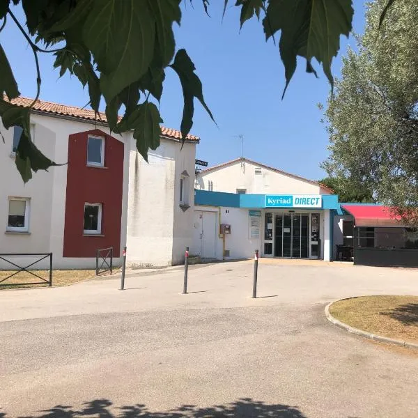 Kyriad Direct Perpignan - Aeroport, hotel in Salses-le-Chateau