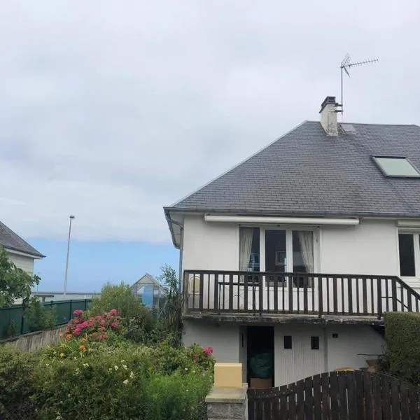 Grande maison vue sur mer, מלון בGréville-Hague