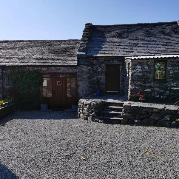 Ty Gwennol near Gilfach Goch, hotel v destinaci Llanbedr
