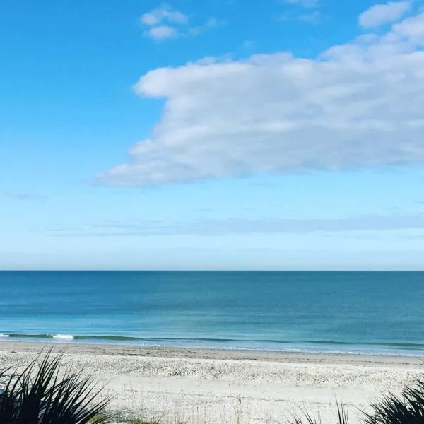 Holiday Villas II ON THE BEACH w/Intercoastal View, hotel v destinaci Clearwater Beach