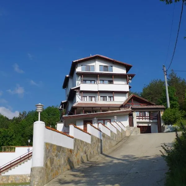 Family Hotel Diana, hotel en Bachkovo