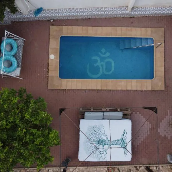 CHALET CON PISCINA A 1 KILOMETRO DE LA PLAYA CARTAGENA, hotel v destinaci Cartagena