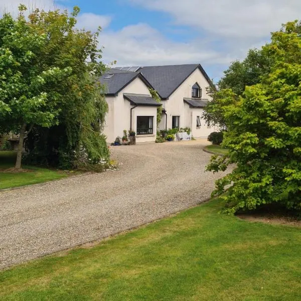 Oak Tree Lane Country B and B, hotel in Duncormick