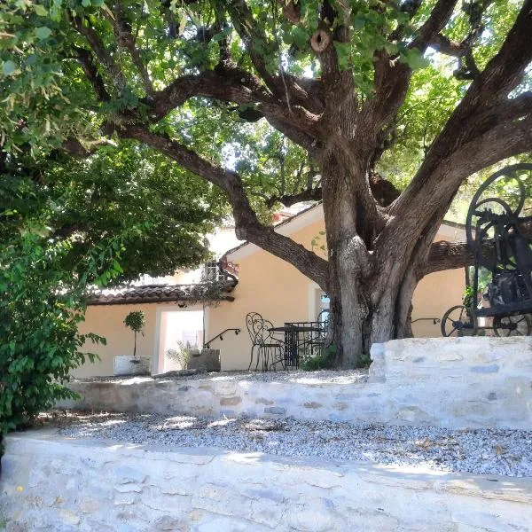 Le gîte Calluna, hotel v destinácii Sablet