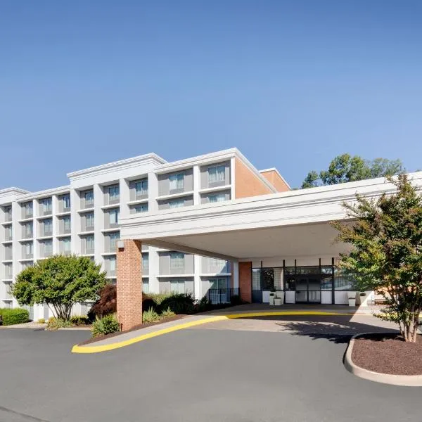 Holiday Inn University Area Charlottesville by IHG, hotell sihtkohas Charlottesville