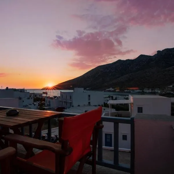KAMARADO STUDIOS, hotel Kamáreszben