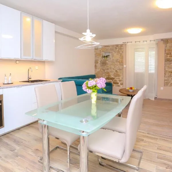Apartment Dvor, hotel di Split