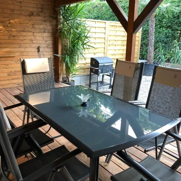 Polaris Yacht Apartman, hotel v destinaci Balatonalmádi