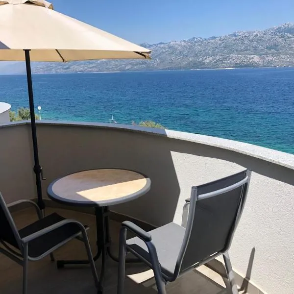 Priscilla Apartment, hotel v Ražanaci