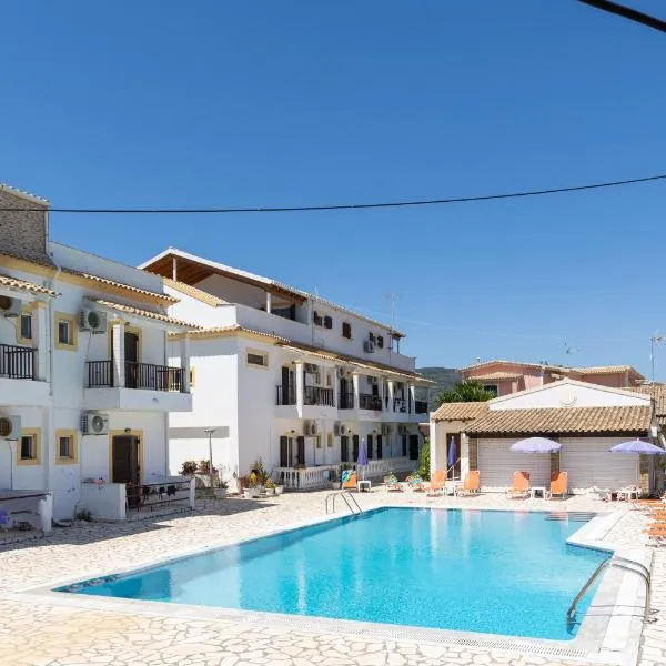 Dora Pool Studios by Konnect,150m from the Beach, hotel a Agios Georgios