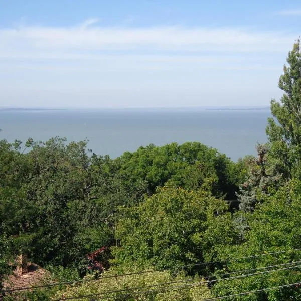 Traumblick Appartement am Balaton – hotel w mieście Fonyód