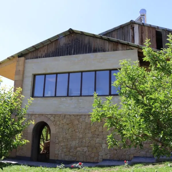 Gnishik Eco Resort, hotell sihtkohas Gnishik