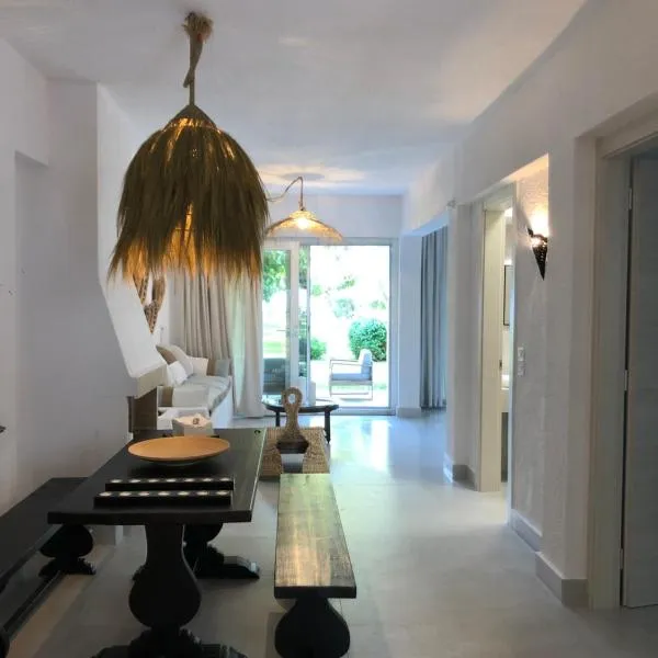 Ανεμπόδιστη Θέα με Κήπο και Πισίνα, hotel v destinaci Agioi Theodoroi