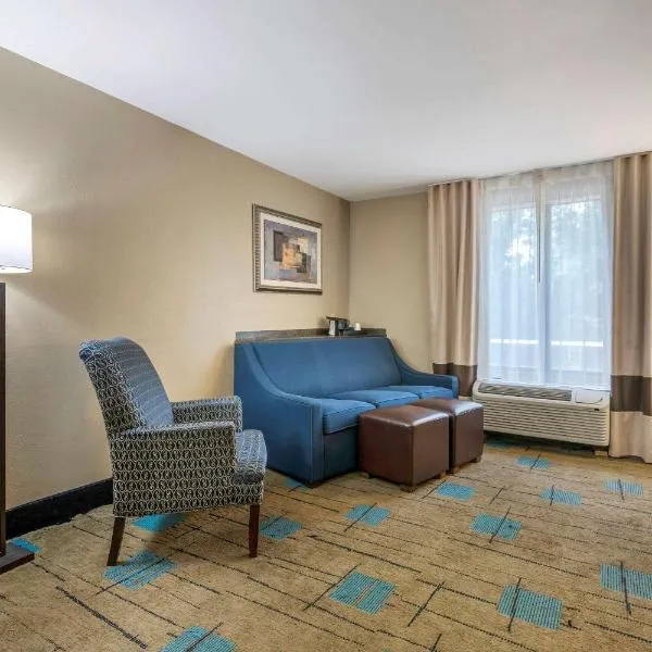 Comfort Suites near MCAS Beaufort, hotel v mestu Beaufort